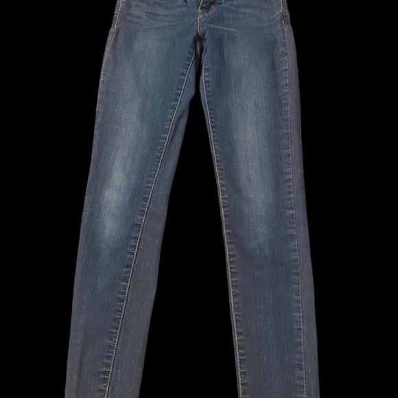 Levi  Women’s 710 Super Skinny Jeans.  Medium Wash. Size: W25-L28.  GUC - Picture 1 of 4